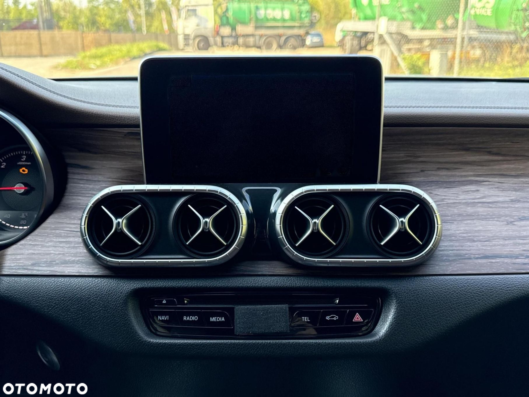 Mercedes-Benz Klasa X - 22