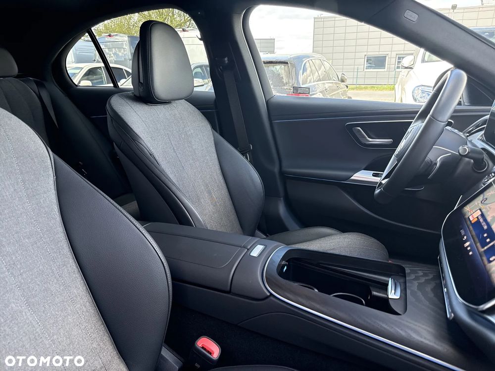 Mercedes-Benz Klasa E 200 d 9G-TRONIC - 24