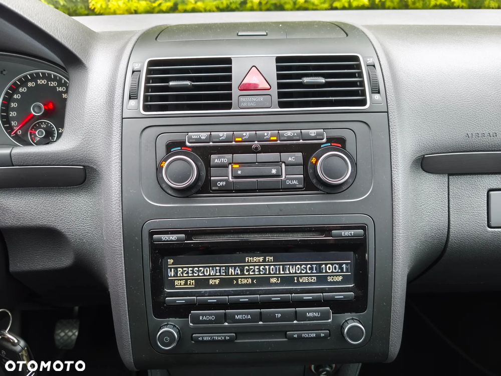Volkswagen Touran - 21