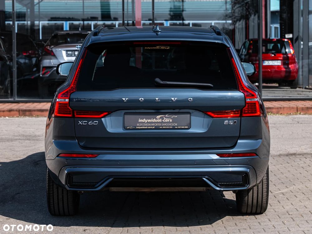 Volvo XC 60 B5 B AWD Plus Dark - 19