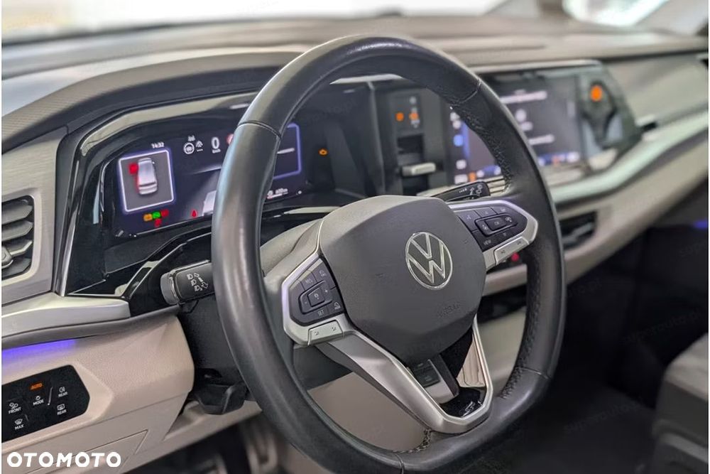 Volkswagen Multivan - 12