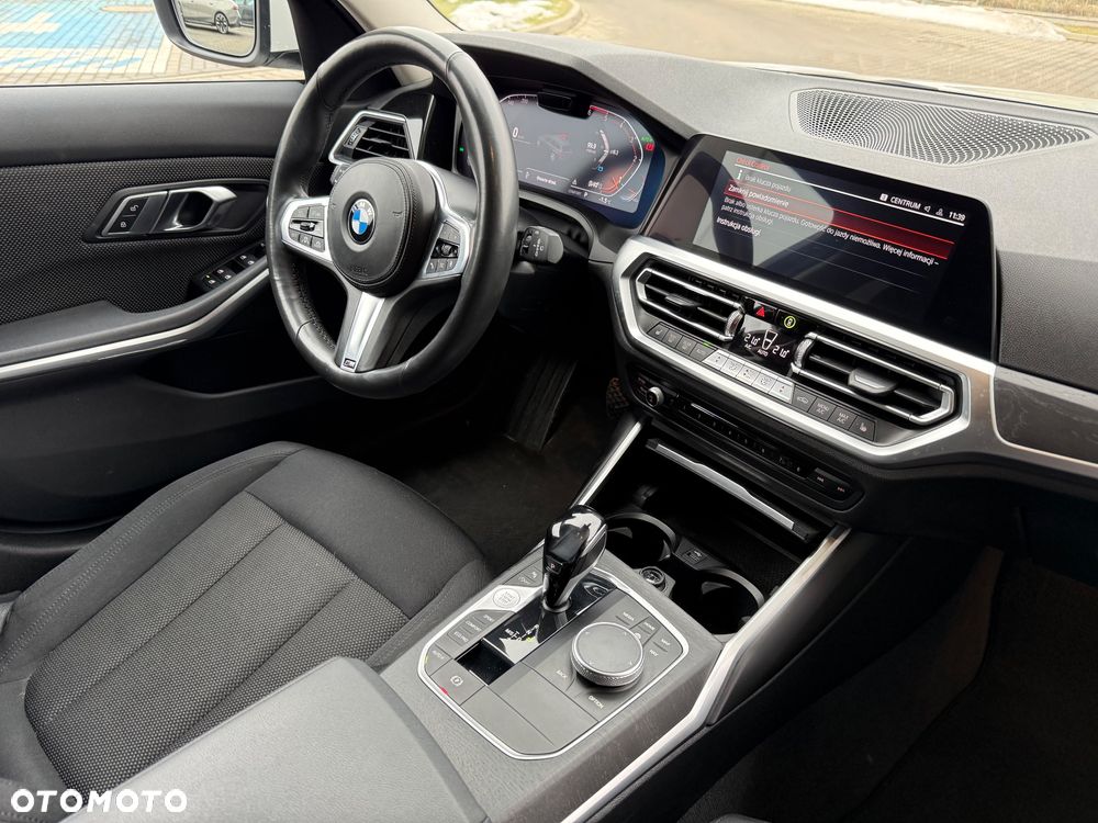 BMW Seria 3 320d Edition Luxury Line Purity - 10
