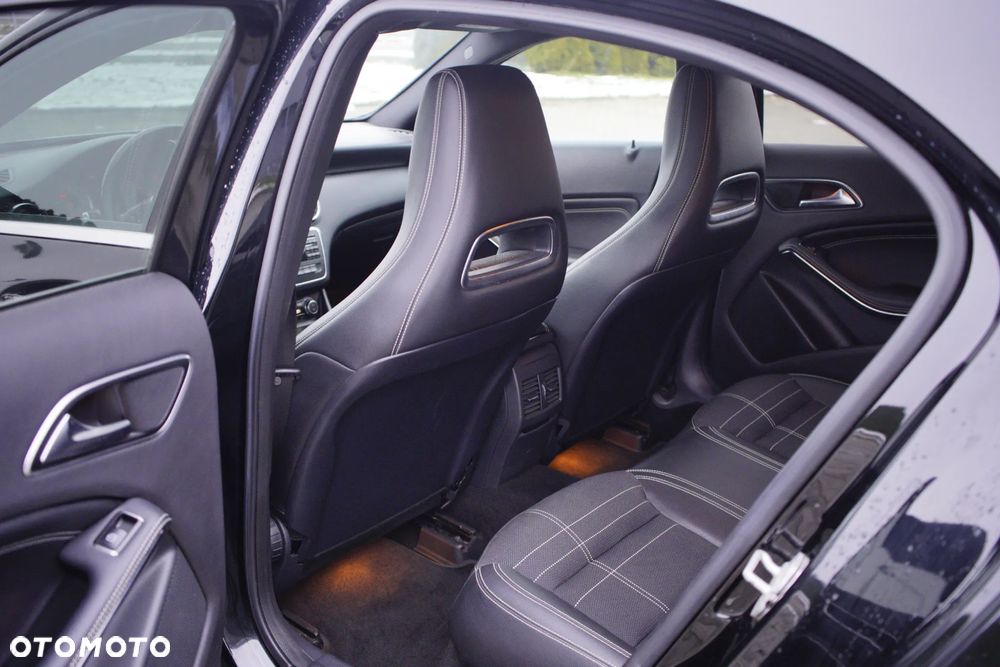 Mercedes-Benz Klasa A 200 CDI (BlueEFFICIENCY) 7G-DCT - 26