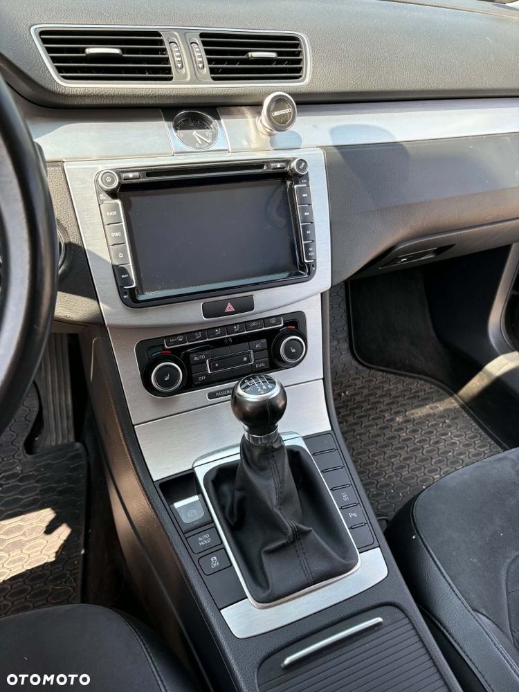 Volkswagen Passat - 6