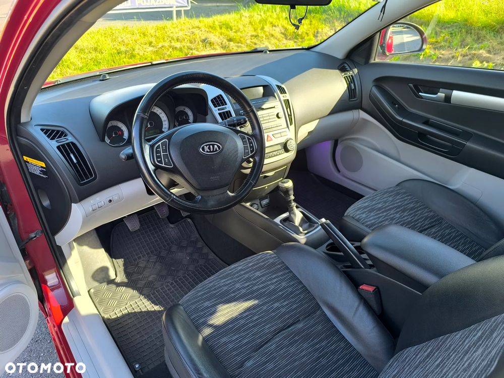 Kia ProCeed - 15