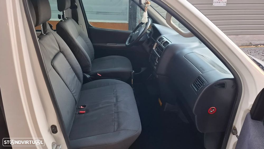 Toyota HiAce 2.5 D-4D Service 2.8T AC - 15