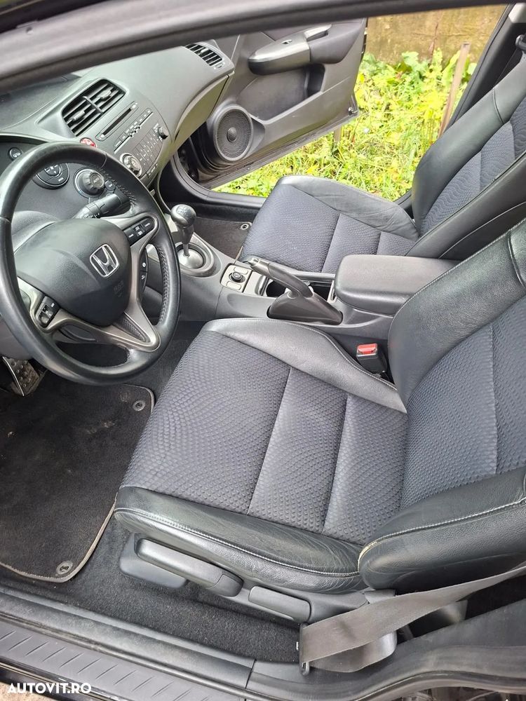 Honda Civic 1.8i-VTEC Sport - 10