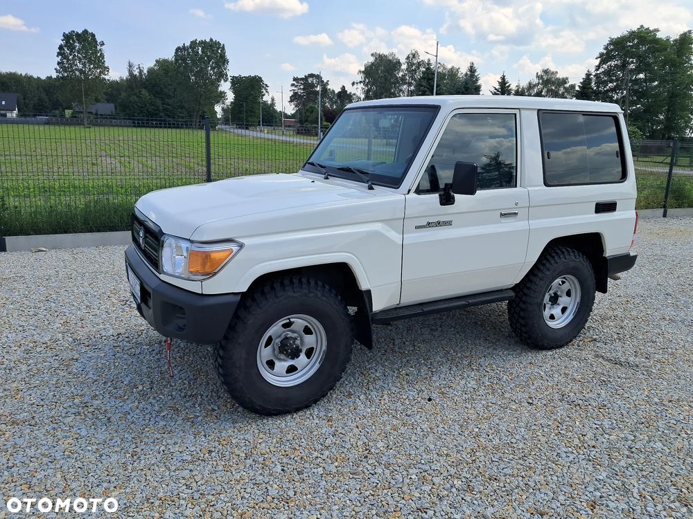 Toyota Land Cruiser LJ70 - 2