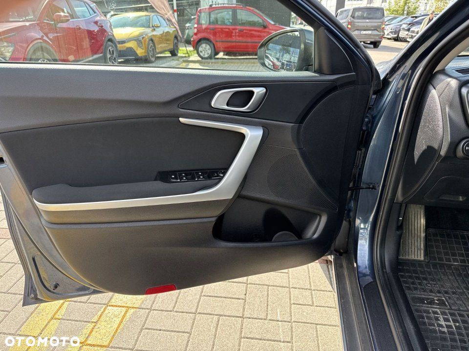 Kia XCeed - 18