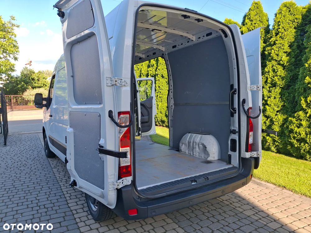Renault Master 2.3 D 136 KM Salon PL - 16