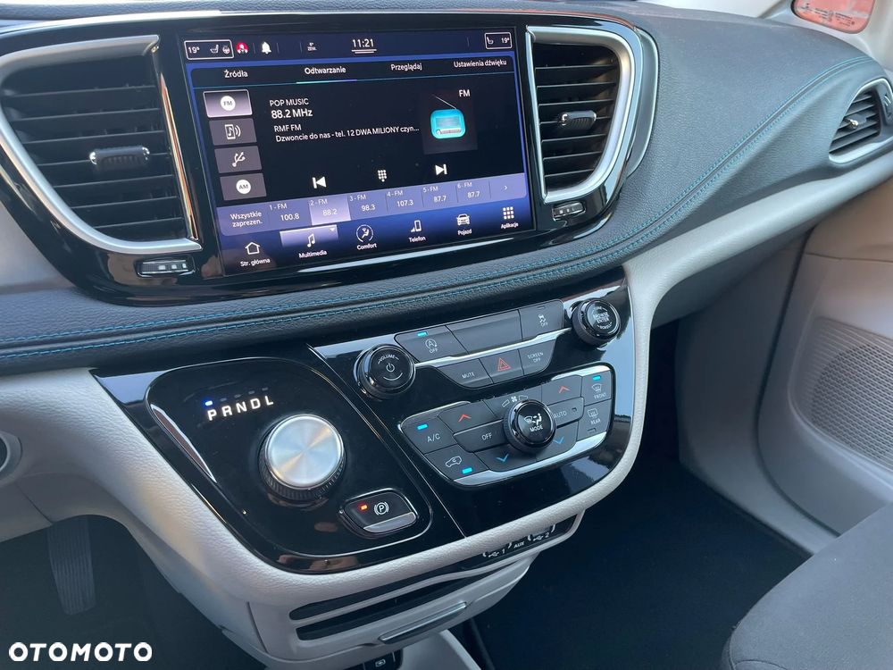 Chrysler Pacifica - 36