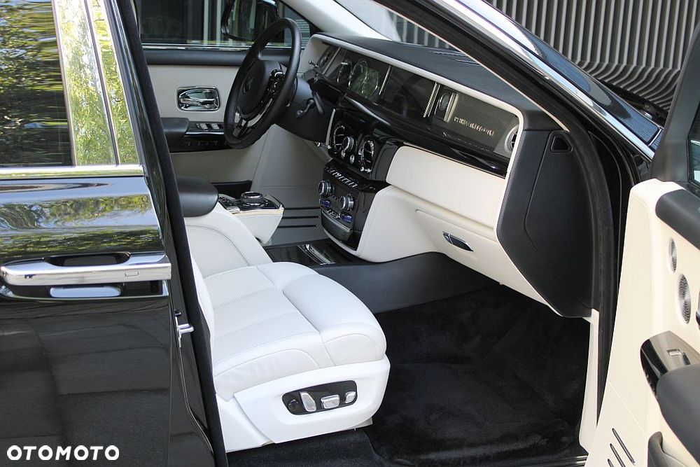 Rolls-Royce Phantom Standard - 13