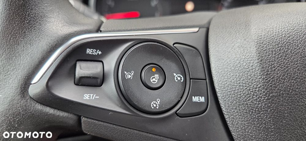Opel Grandland X 1.2 Start/Stop INNOVATION - 27