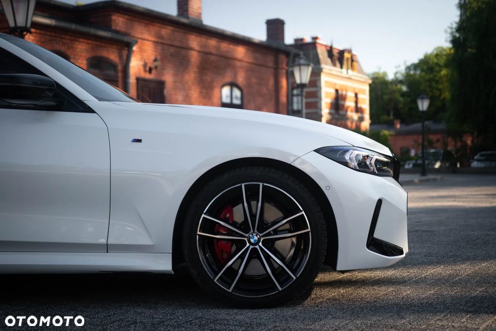 BMW Seria 3 330i xDrive M Sport - 9