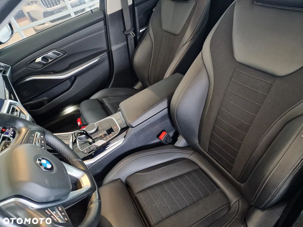 BMW Seria 3 320i Sport Line - 20