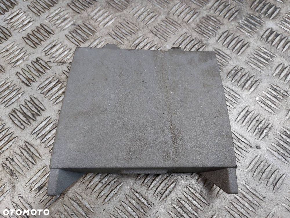 SKRZYNKA BEZPIECZNIKÓW PRZEKAŹNIKÓW TRANSPORTER T5 VW T5 7H1857151B - 1