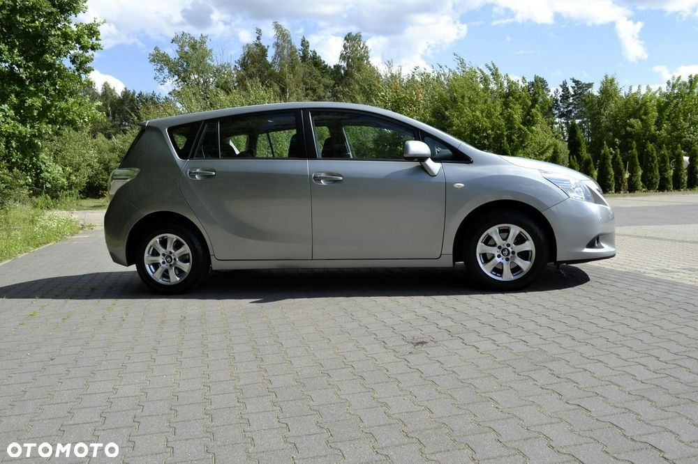 Toyota Verso 1.8 Premium - 4