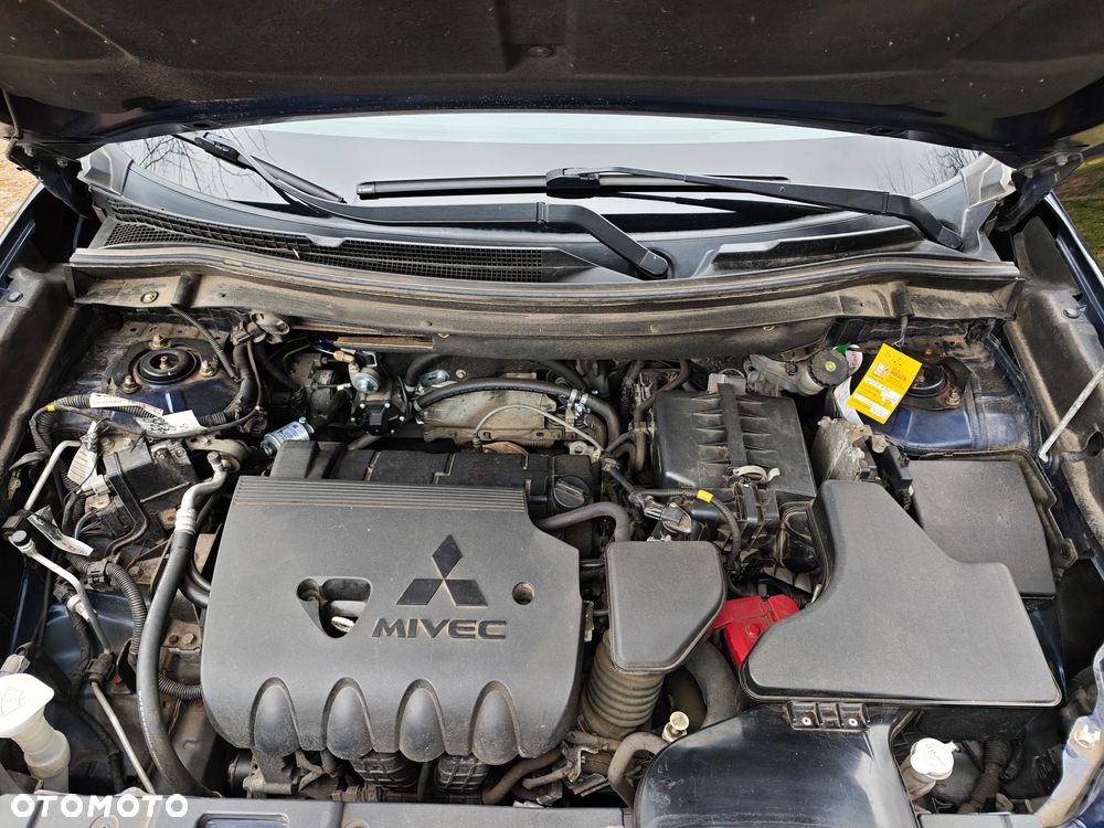 Mitsubishi Outlander 2.0 Intense + Navi 4WD CVT - 7