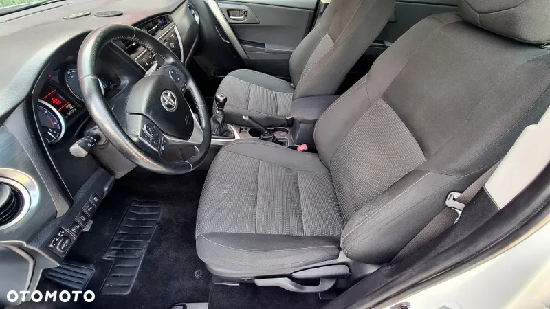 Toyota Auris 2.0 D-4D Prestige - 21