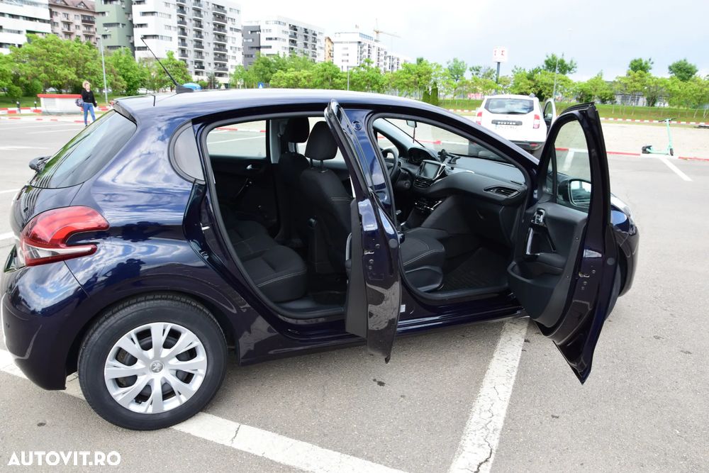 Peugeot 208 1.2 L PureTech Active - 6