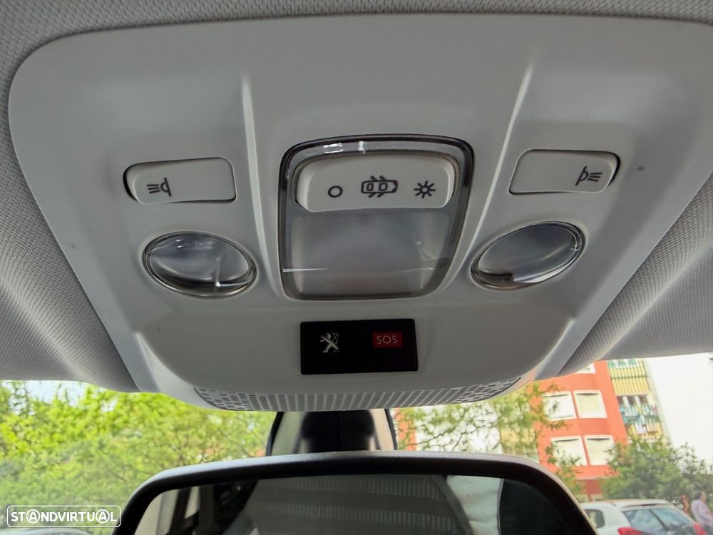 Peugeot 2008 1.6 e-HDi Allure 2-Tronic - 34