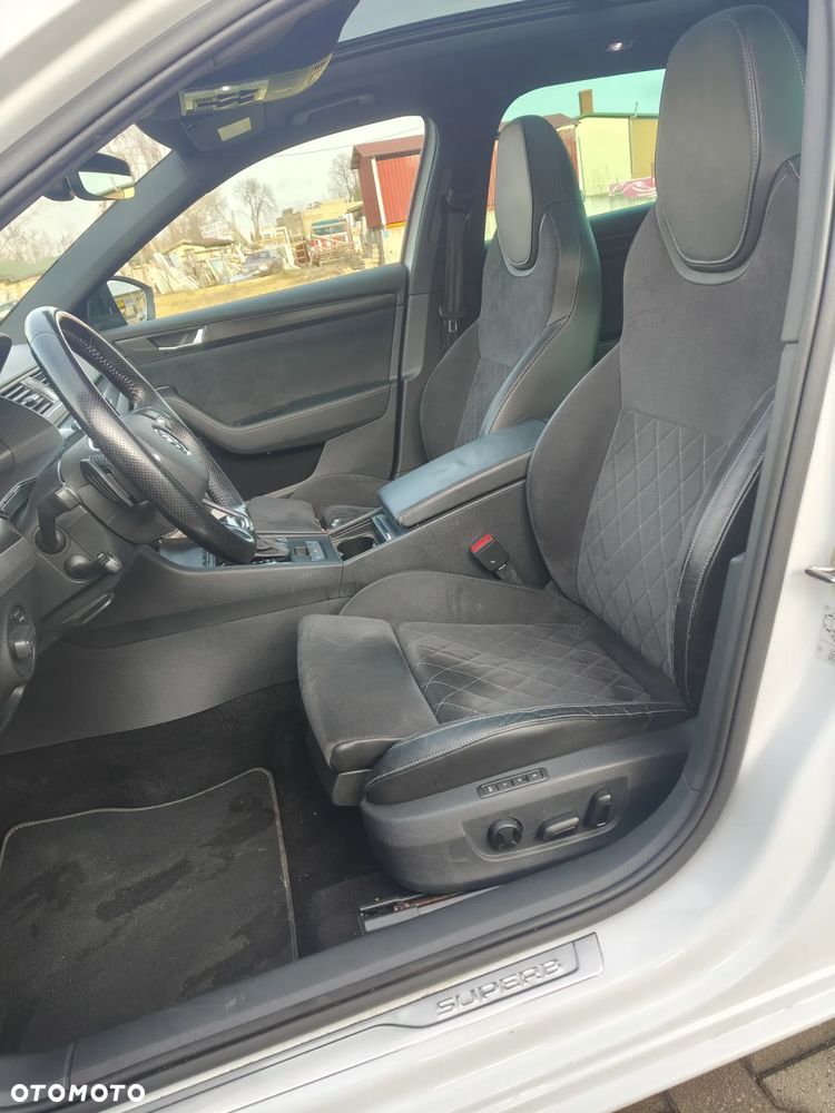 Skoda Superb 2.0 TDI SCR Sportline DSG - 19