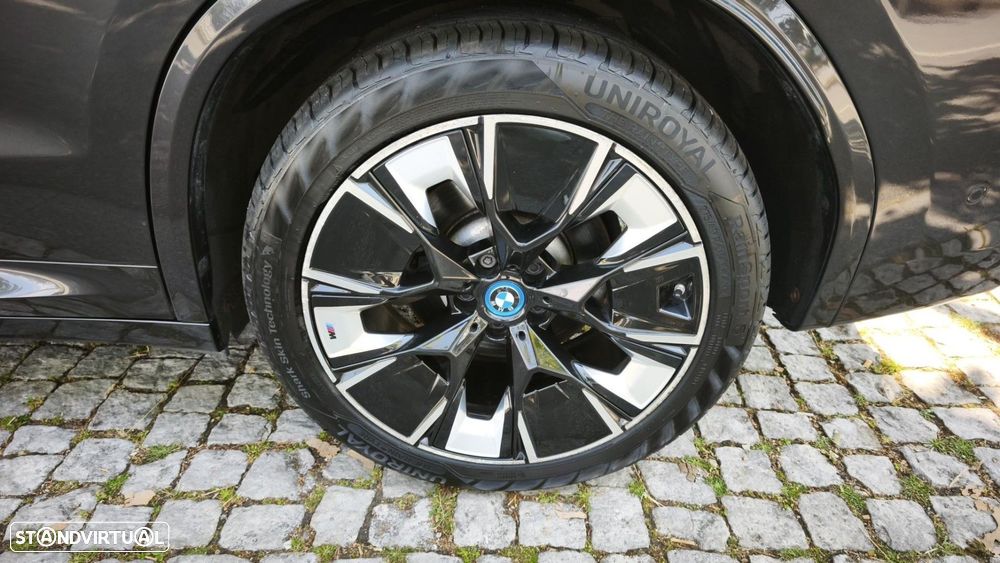 BMW iX3 M Sport Impressive - 32