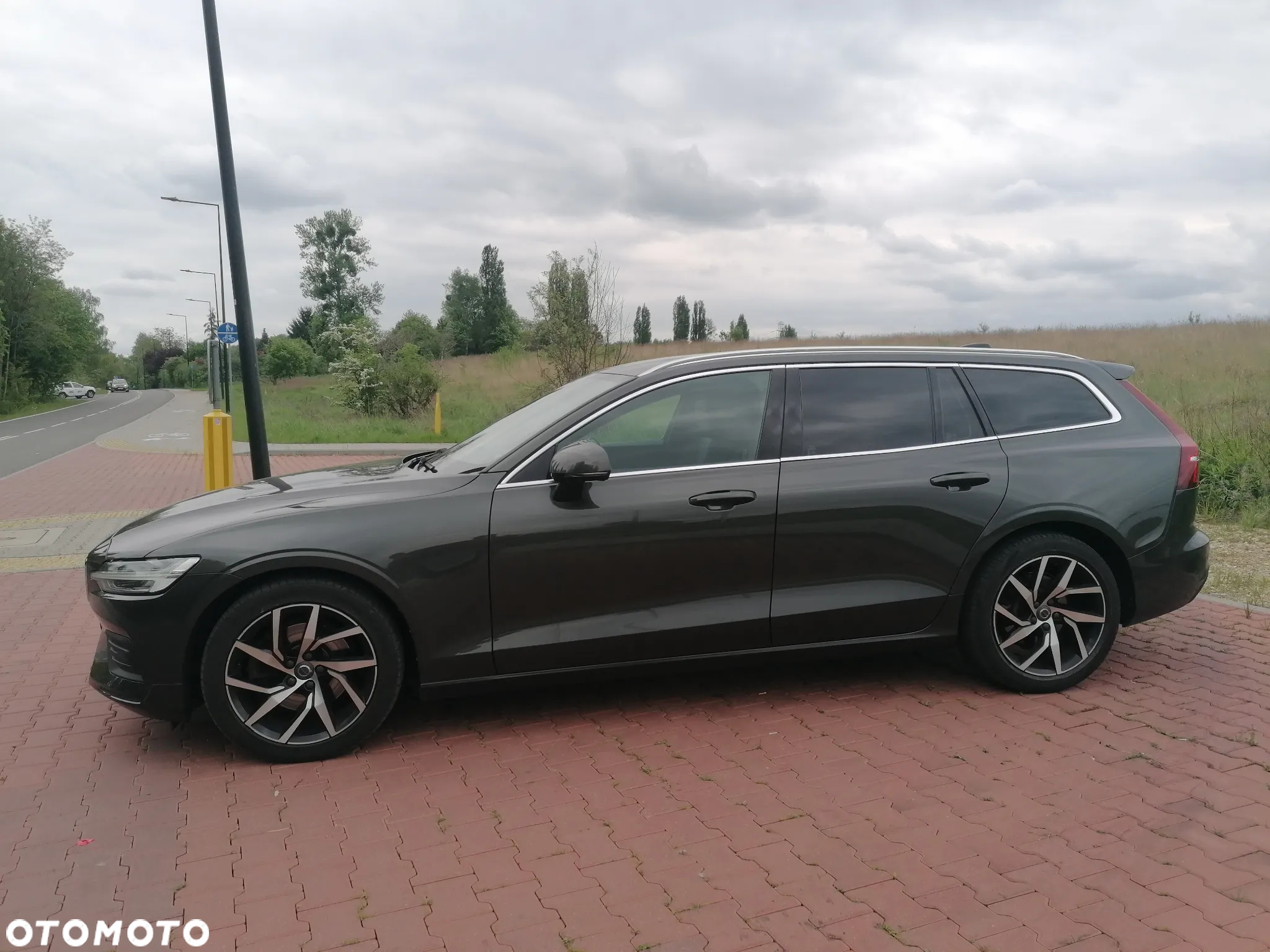 Volvo V60 T4 Momentum - 9