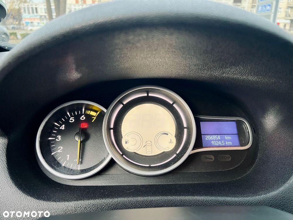 Renault Megane 1.6 16V Color Edition - 11