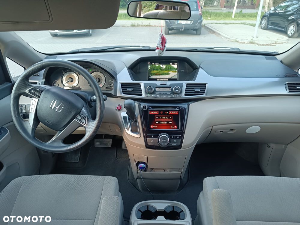 Honda Odyssey 3.5 LX - 12