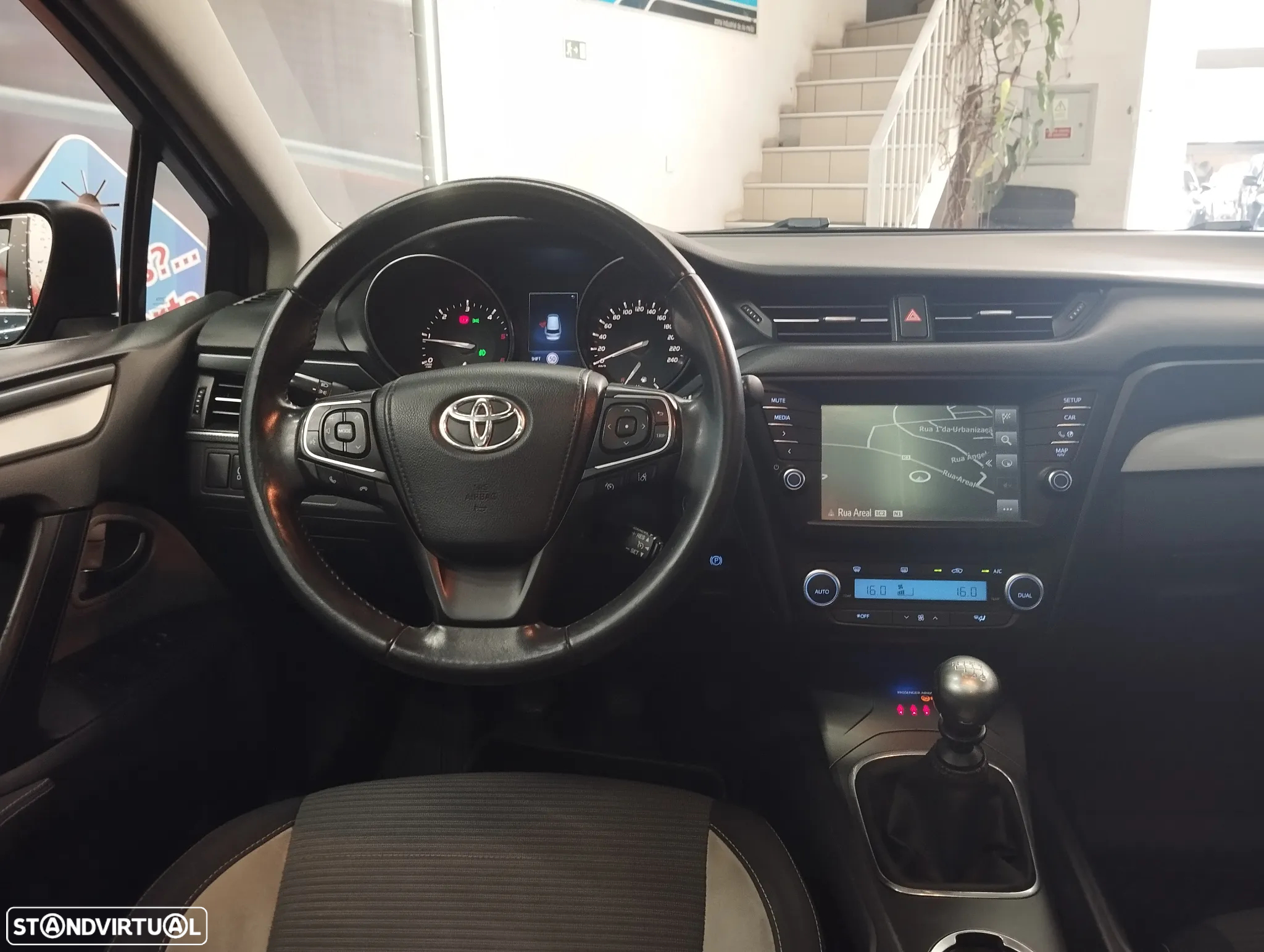 Toyota Avensis Touring Sports 1.6 D-4D - 15