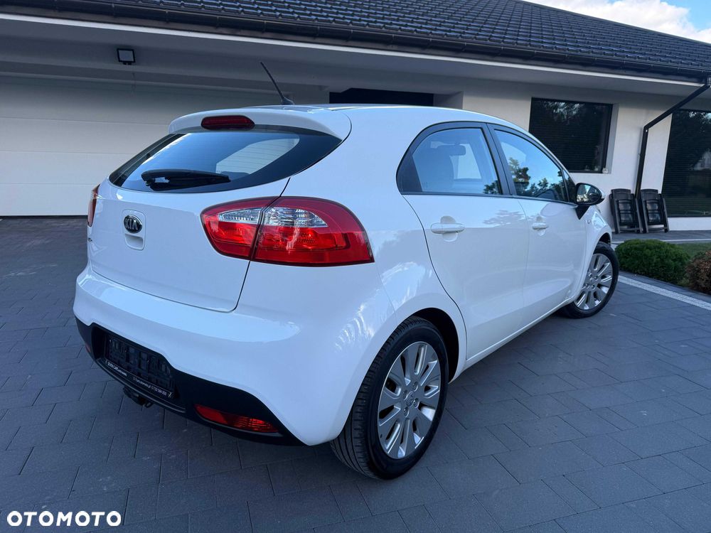 Kia Rio - 4