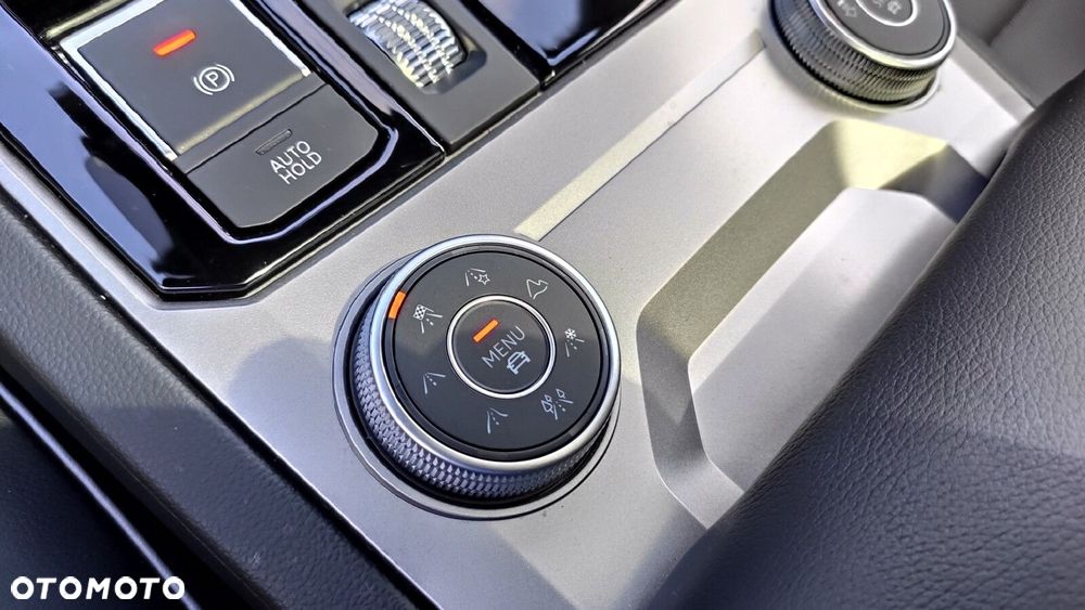 Volkswagen Touareg - 38