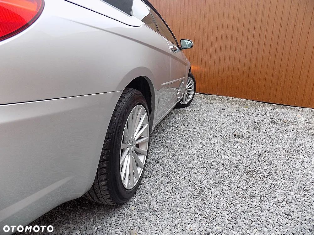 Chrysler Sebring 2.7 V6 Limited - 25