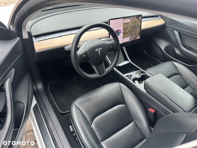 Tesla Model 3 Standard Range Plus - 9