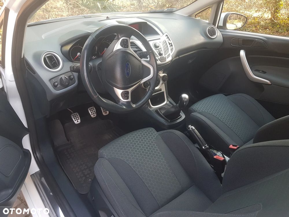 Ford Fiesta - 5