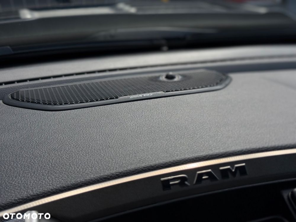 RAM 1500 Crew Cab Sport - 38