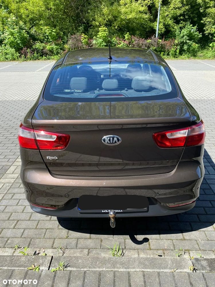 Kia Rio 1.2 L - 4