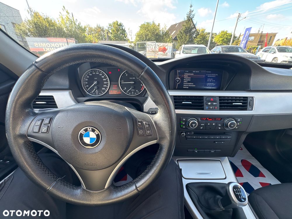 BMW Seria 3 318d Sport Line - 28