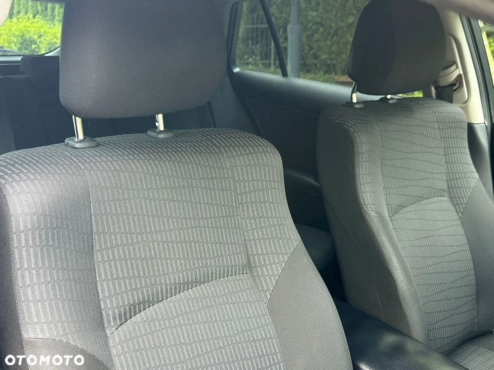 Toyota Avensis 2.0 D-4D Edition - 12
