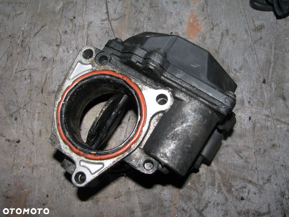 VOLKSWAGEN PASSAT B6 2,0TDI PRZEPUSTNICA POWIETRZA 5 pin 03G128063A - 2
