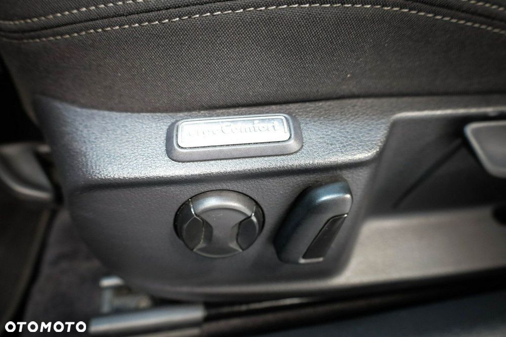 Volkswagen Passat - 16