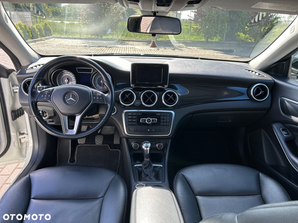 Mercedes-Benz CLA - 13
