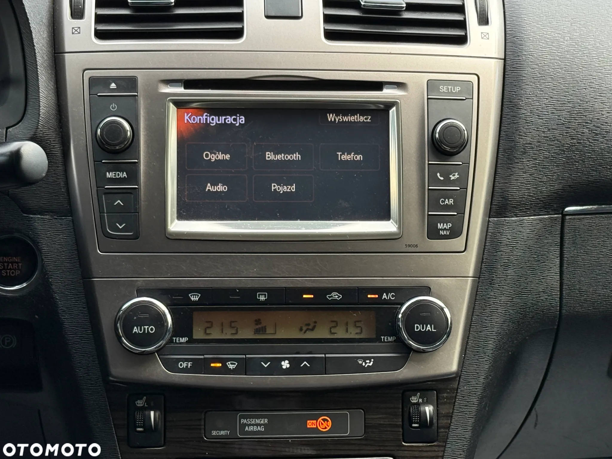 Toyota Avensis 1.8 Premium MS - 9