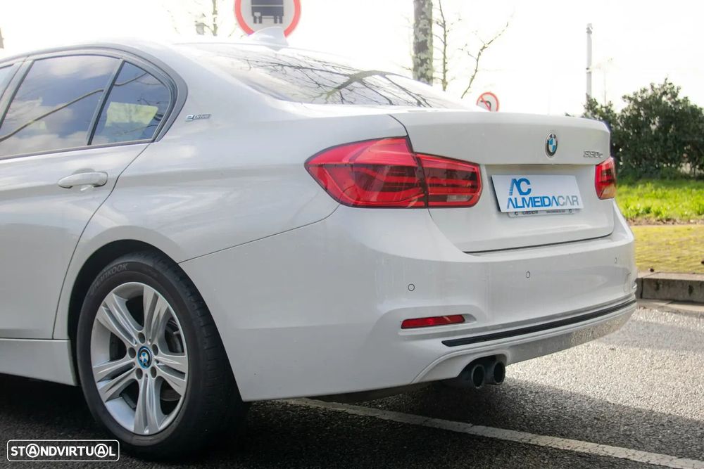 BMW 330 - 24