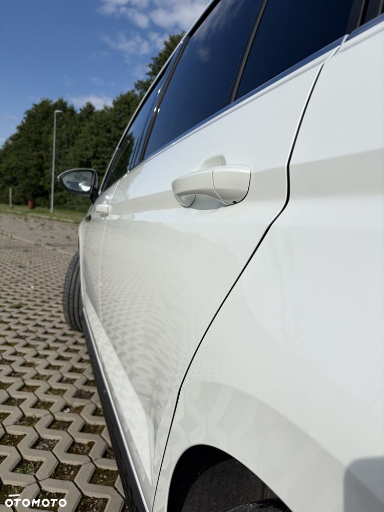 Volkswagen Touran - 8