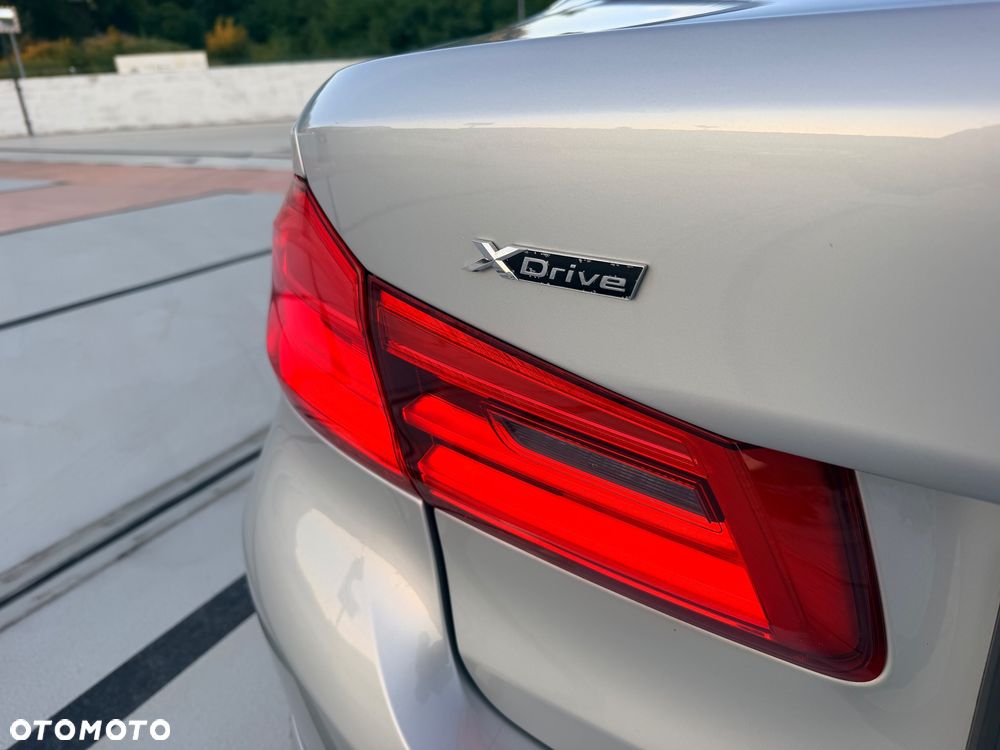 BMW Seria 5 530i xDrive Luxury Line - 10