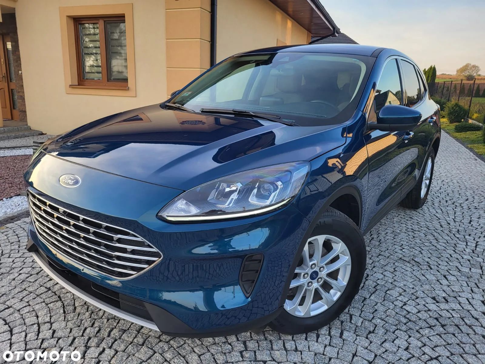 Ford Kuga - 1