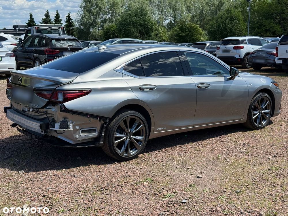 Lexus ES 300h F Sport - 10