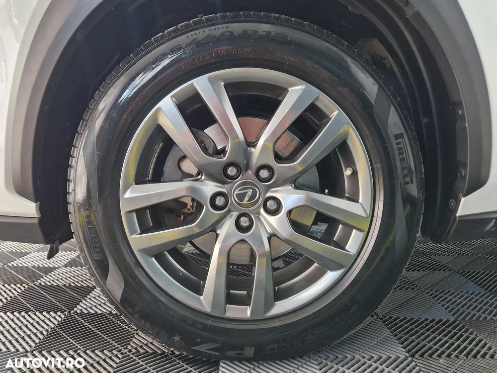 Lexus Seria NX 300h AWD Business - 26
